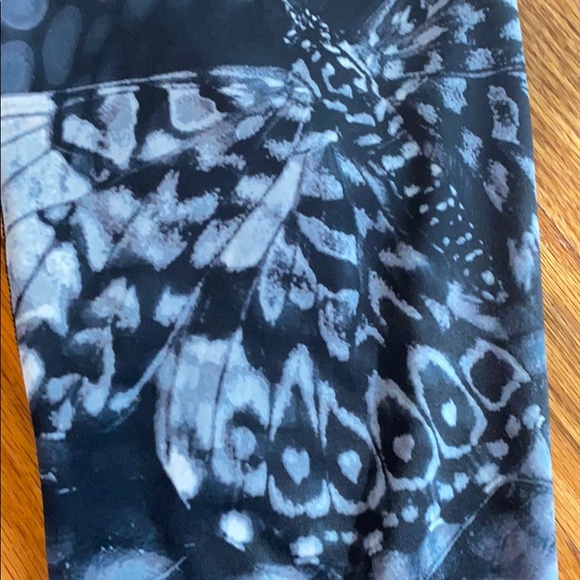 Grey / black butterfly crop leggings - Picture 5 of 5